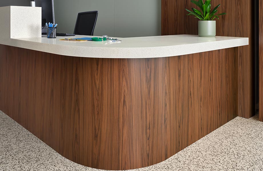 Formica Brun Refined Hickory 9042 - Laminate Sheets